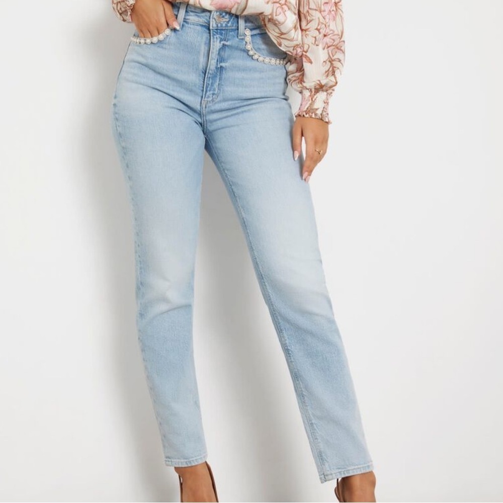 Guess Women's High rise mom Tapered denim Light Blue